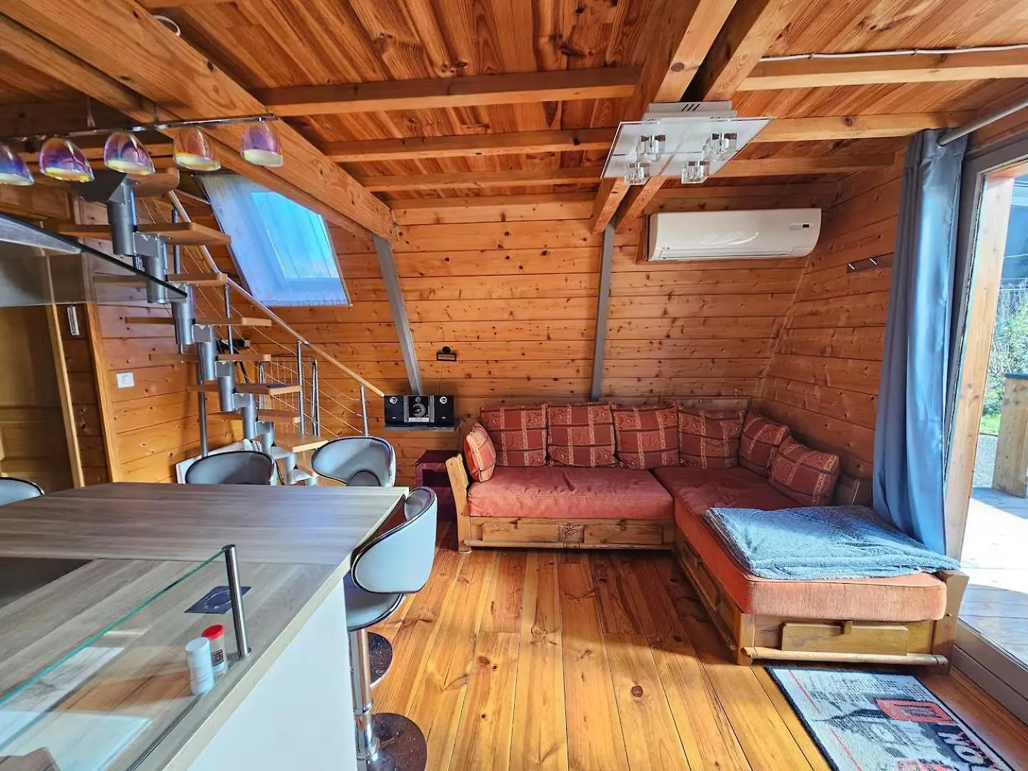 Chalet Cosy Avec Vue Degagee Pouzac