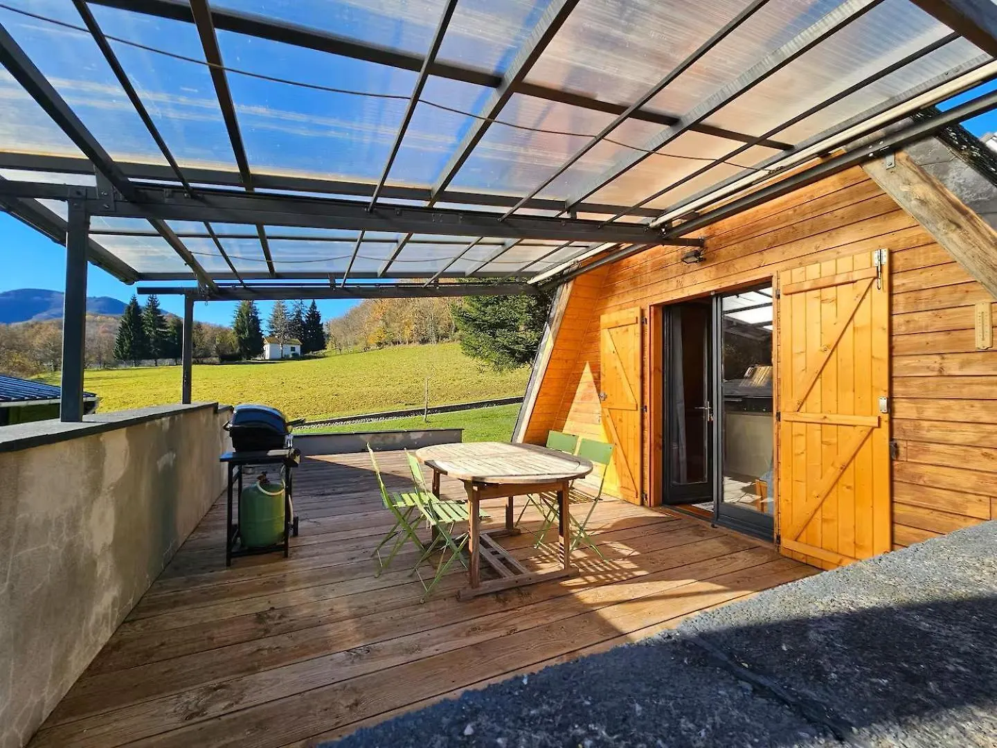 Chalet Cosy Avec Vue Degagee Pouzac